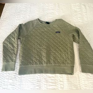 Patagonia quilted sweatshirt sage green soft